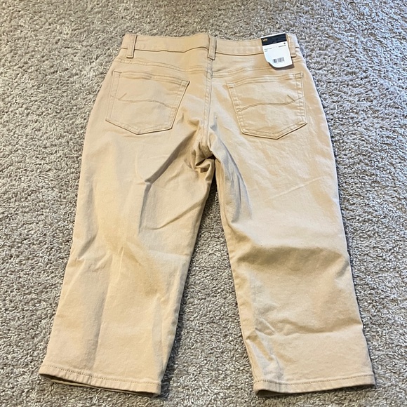 Lee Women's Cropped Beige Jeans - Picture 10 of 14